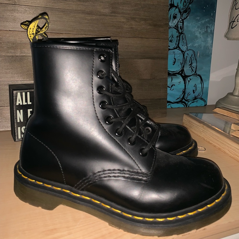 Dr. Martens • Black Classic Boot
